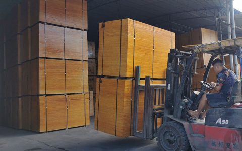 建筑模板價(jià)格之間差距2-5元，這是正常的嗎?