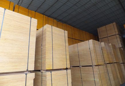 1.15cm覆膜板房建木模板