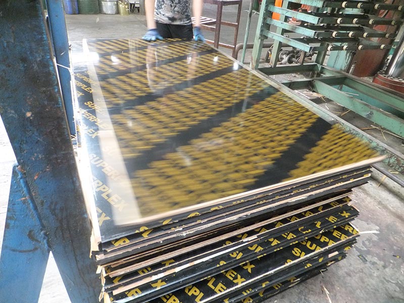 建筑模板915×1830*14價(jià)格多少?模板什么品牌好? 建筑模板915×1830*14價(jià)格多少?模板什么品牌好?