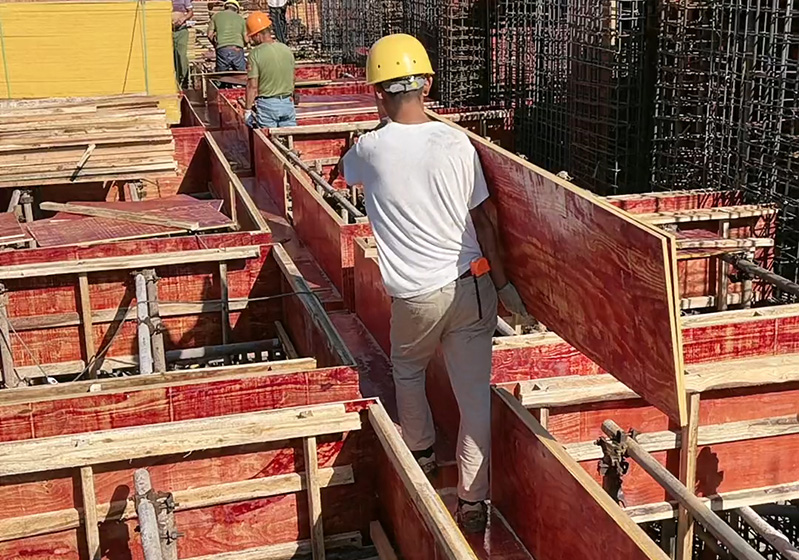 工程用紅板多少錢一塊？哪種材質(zhì)比較好？