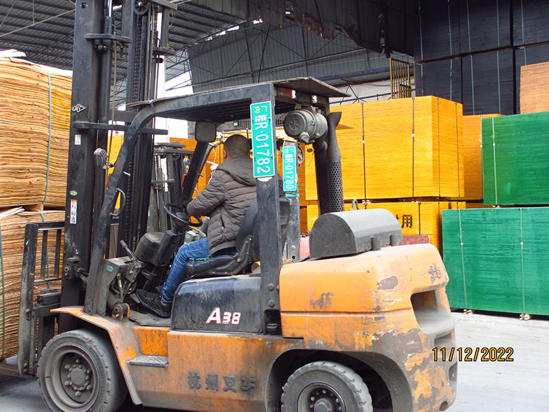 江西建筑紅板價(jià)格多少錢?應(yīng)該怎樣選擇? 江西建筑紅板價(jià)格多少錢?應(yīng)該怎樣選擇?