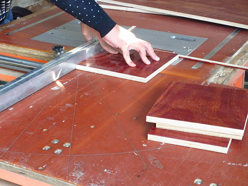 1.83*91.5模板價(jià)格多少錢?如何選擇建筑小板