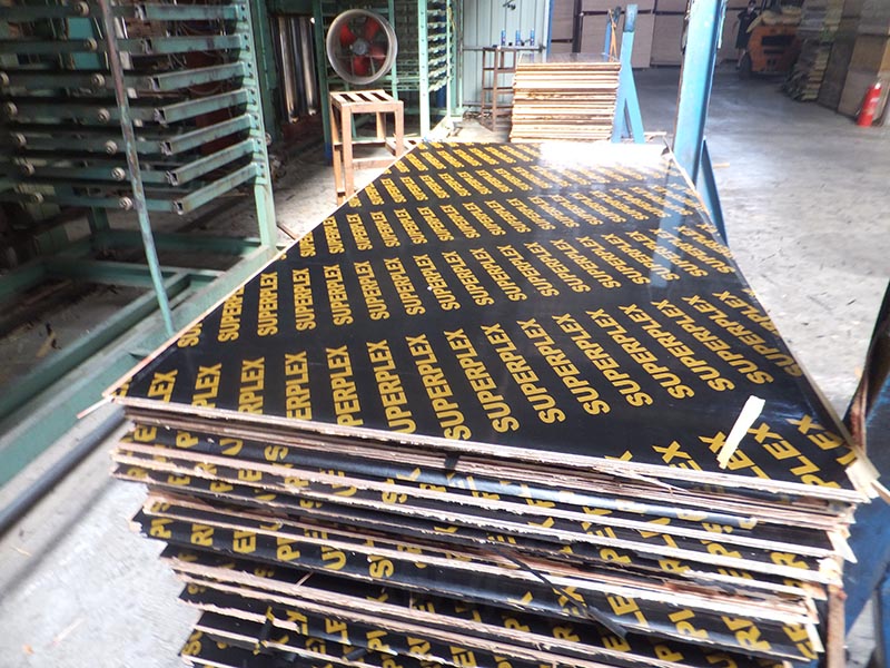 建筑黑模板用膠介紹，黑模板高次數(shù)的技巧