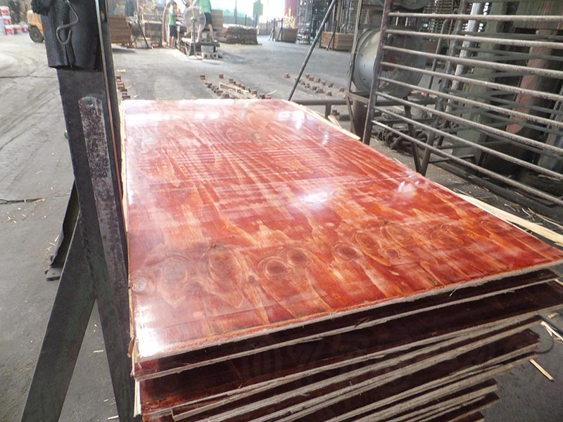 建筑模板廠**能生產(chǎn)多少？模板廠產(chǎn)量介紹